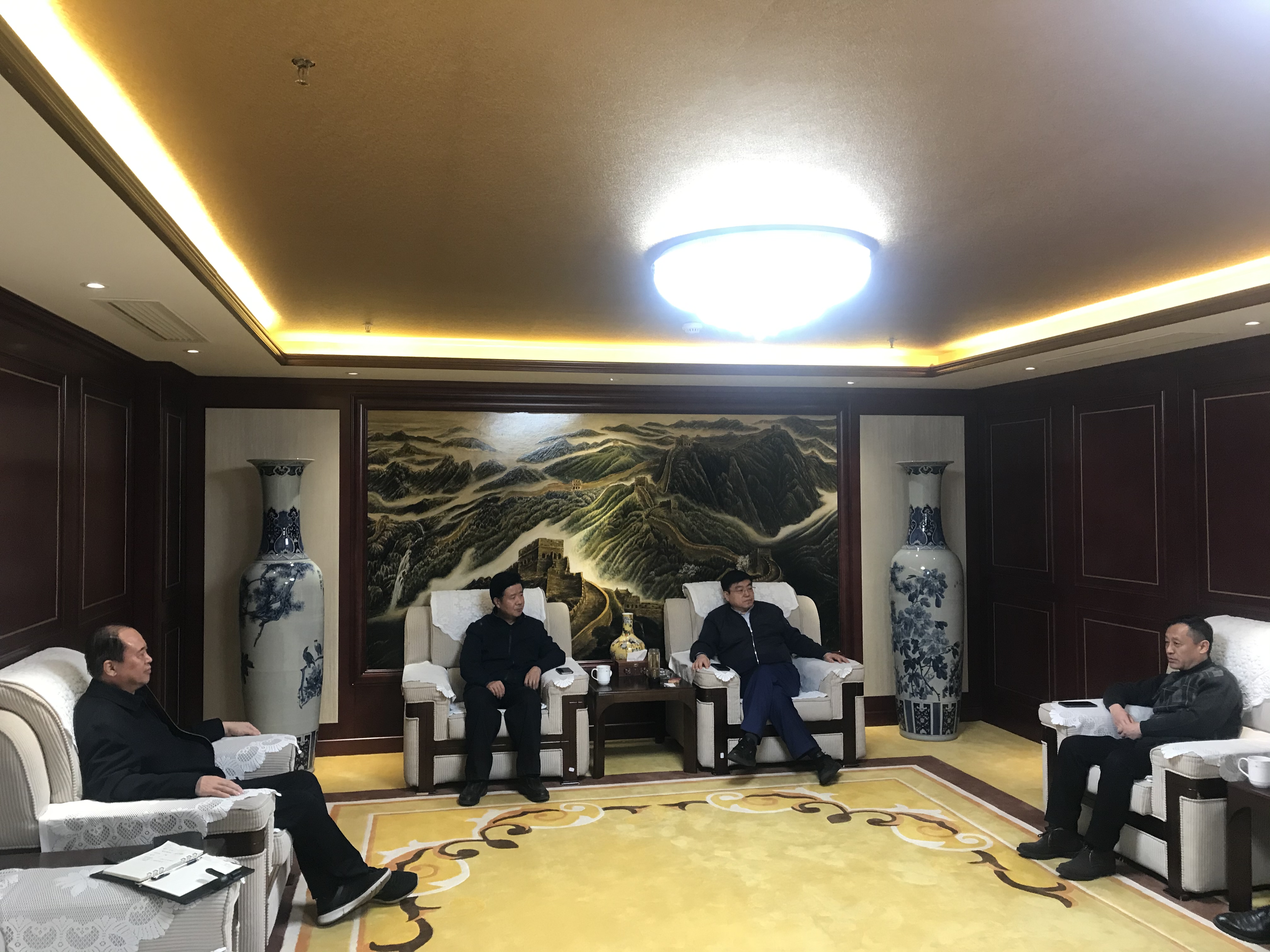 常文光董事長會見到訪的北京中關(guān)村國際環(huán)保產(chǎn)業(yè)促進(jìn)中心董事長徐云、中華環(huán)保聯(lián)合會綠色產(chǎn)業(yè)研究院副院長蘇吉榮一行