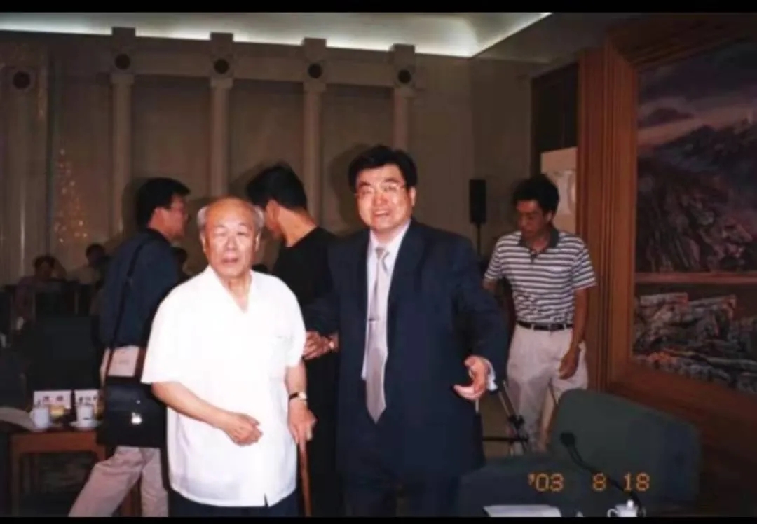 中國網(wǎng)刊載《斯人已逝，墨香猶存——憶歐陽中石先生》 